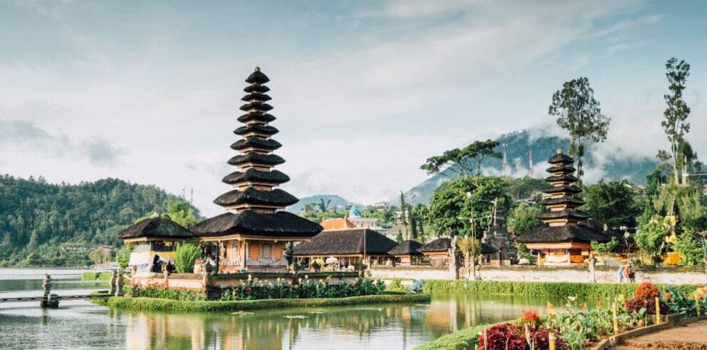 Bali group package by Sun Tourism – Tanah Lot temple sunset view