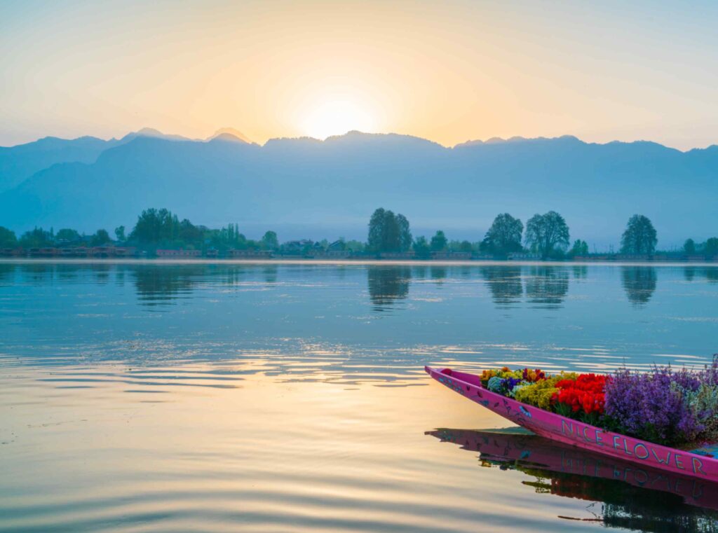 Kashmir tour packages, group tours from pune