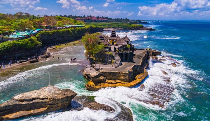 Bali group package by Sun Tourism – Tanah Lot temple sunset view