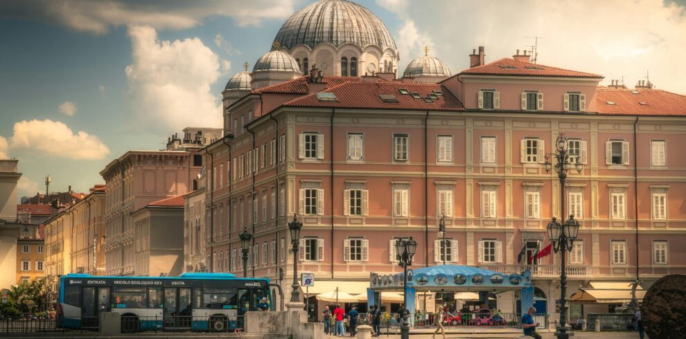 Europe tour packages – explore historic European city centers with Sun Tourism guided tours